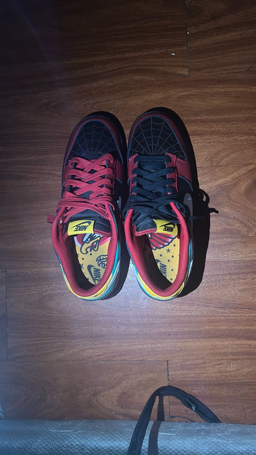 Brand:Nikes Color:multicolor Size:9.5