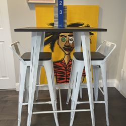 High Top Table set & 2 Barstools 