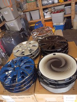 Universal hubcaps r14