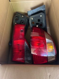 Car Tail Light Assembly Pair