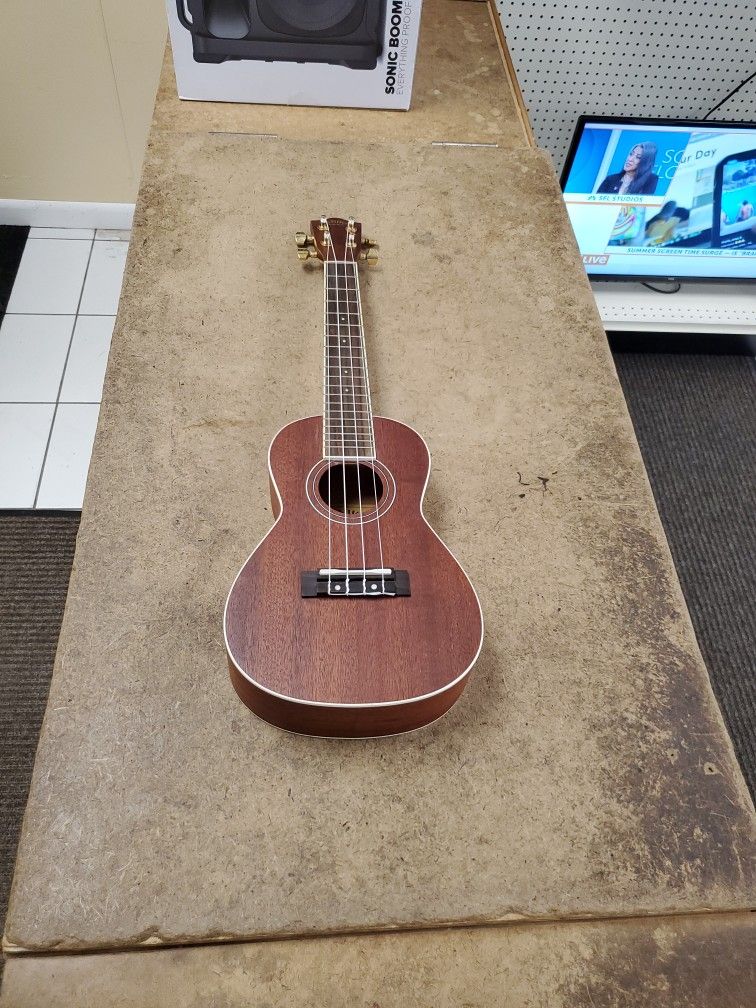 Lanikai LU22CGC Ukulele