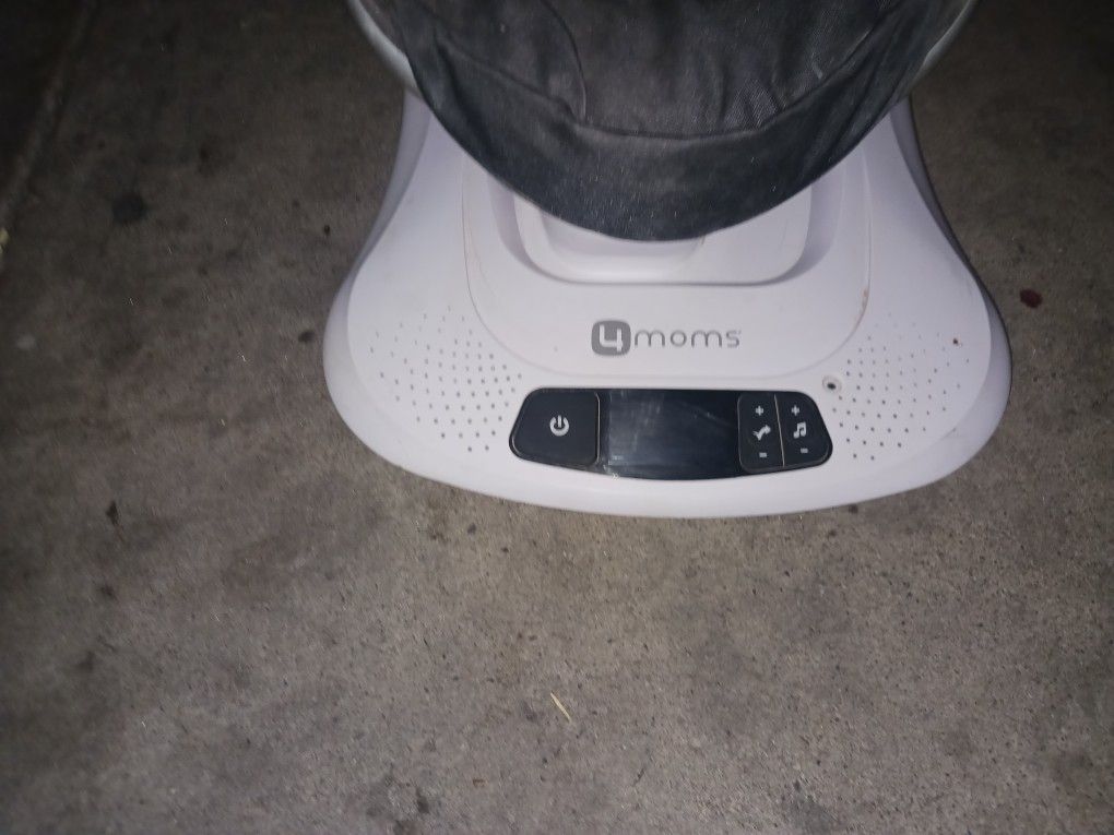 4 Moms Mamaroo