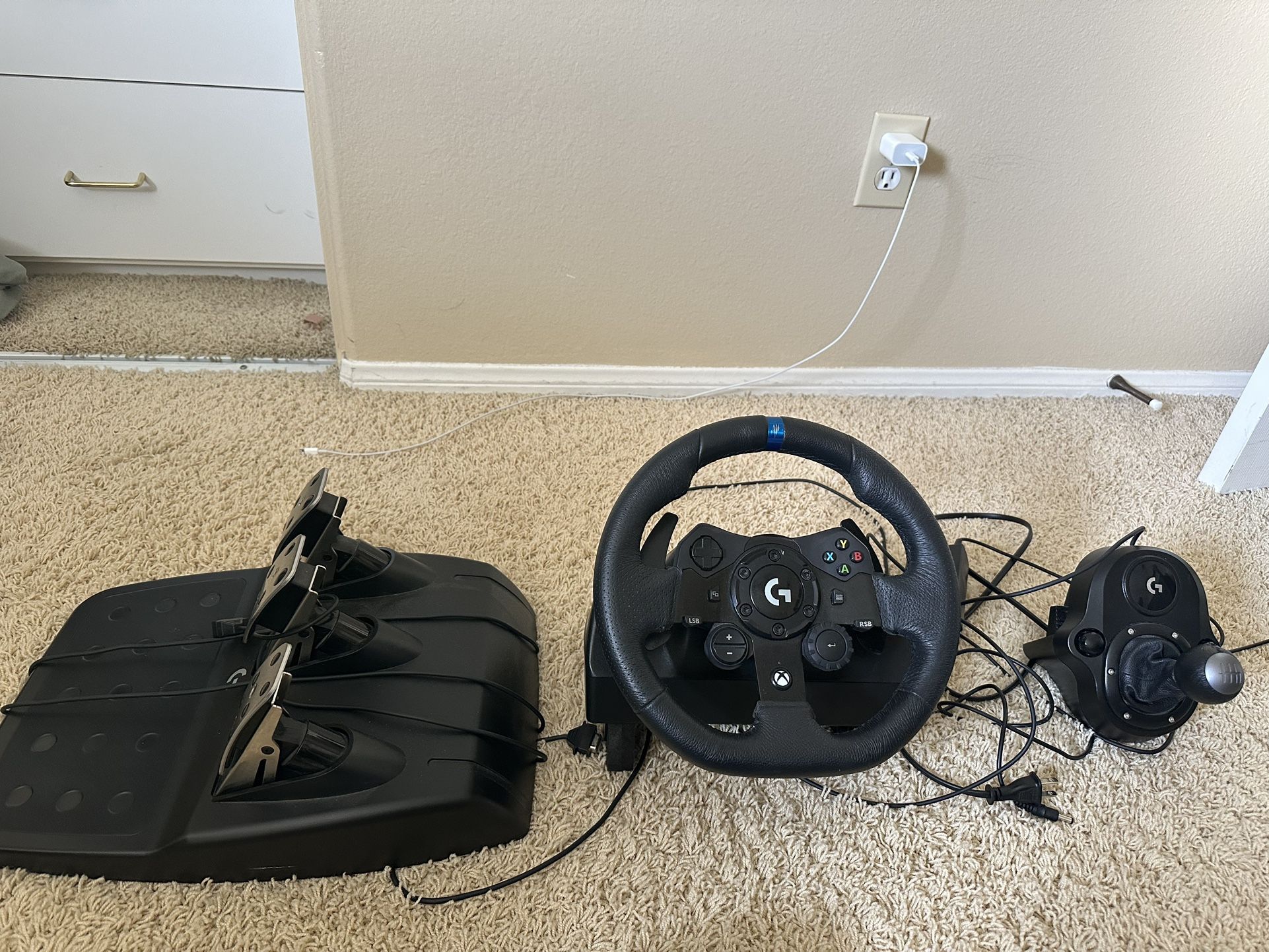 Logitech G923 With Shifter (compatible with Pc,Xbox, And PlayStation)