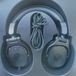 Sterling S402 Studio headphones
