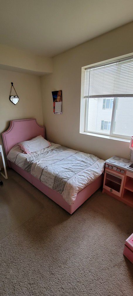 twin bed, without mattress