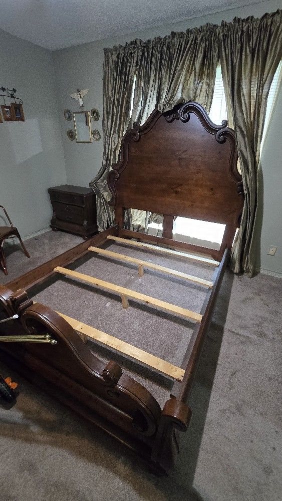 Queen Bedroom Set
