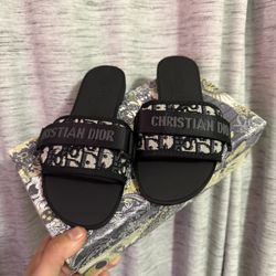 CHRISTIAN DIOR SANDALS SIZE 7