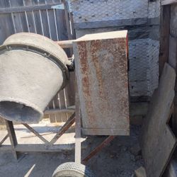 Mixer Essex Electric Working Great 