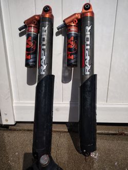 Ford F150 Raptor -  Fox Live Valve Rear Shocks + UCAs