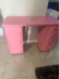 Nail Desk