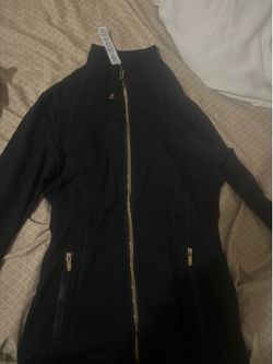 Lululemon size 4
