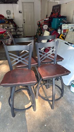 Used 24 inch bar stool
