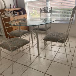 dining set table and 4 chairs 