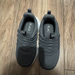 Kids Shoes 9c 