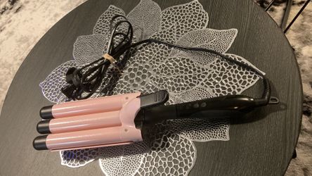 LivChic Triple Barrel Beachwaver Hair Curler