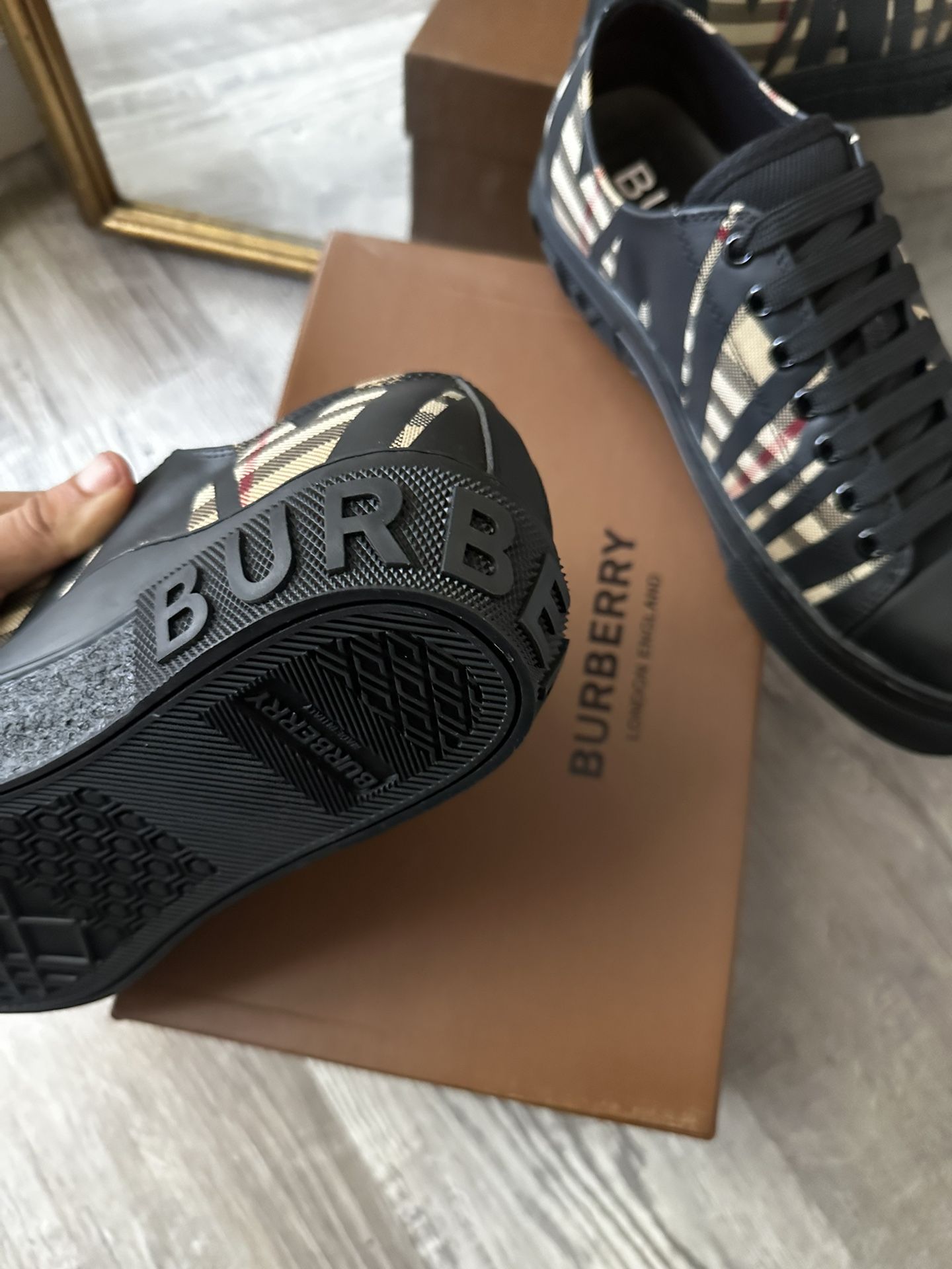 Burberry Shoes Black