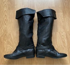 Black Leather Knee High Boots Women Size 6, Rarely Use, Good Condition