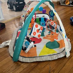 Baby Einstein 4-in-1 Kickin' Tunes Music and Language Discovery