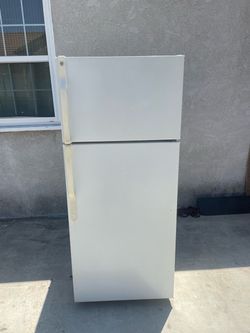 Delivery Available / GE medium size fridge