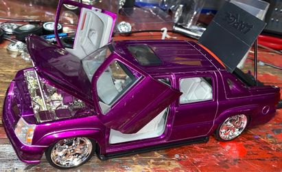 RARE Jada Dub City 1:24 Purple 2002 Cadillac Escalade EXT needs Repair READ DESC