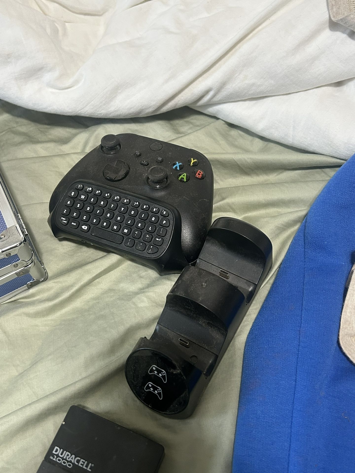 Xbox Controller + Headphones