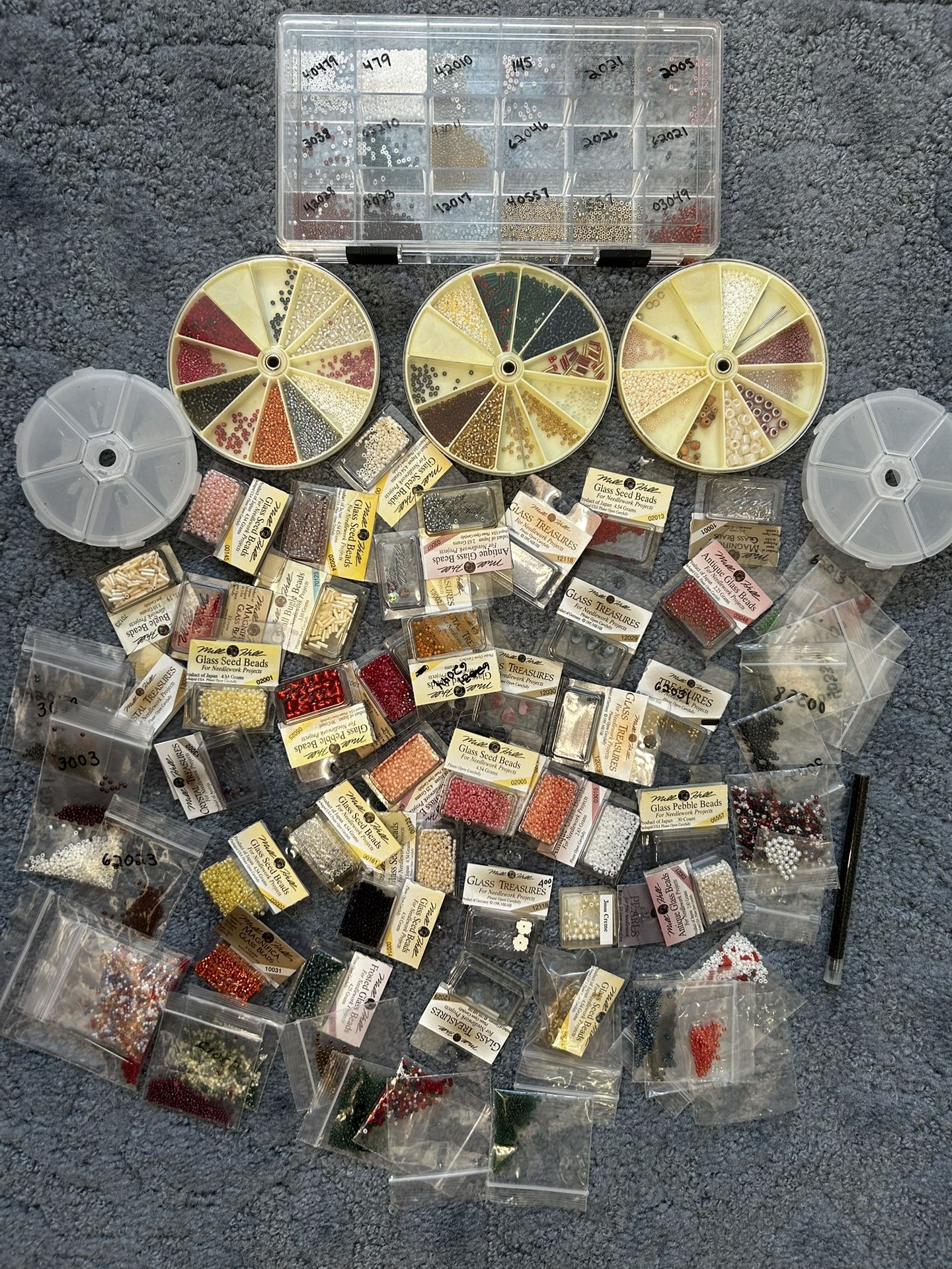 Mill Hill Glass Beads And Containers For Needlework Projects 