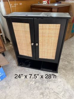 Wall cabinet