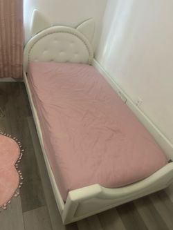 Kids twin bed