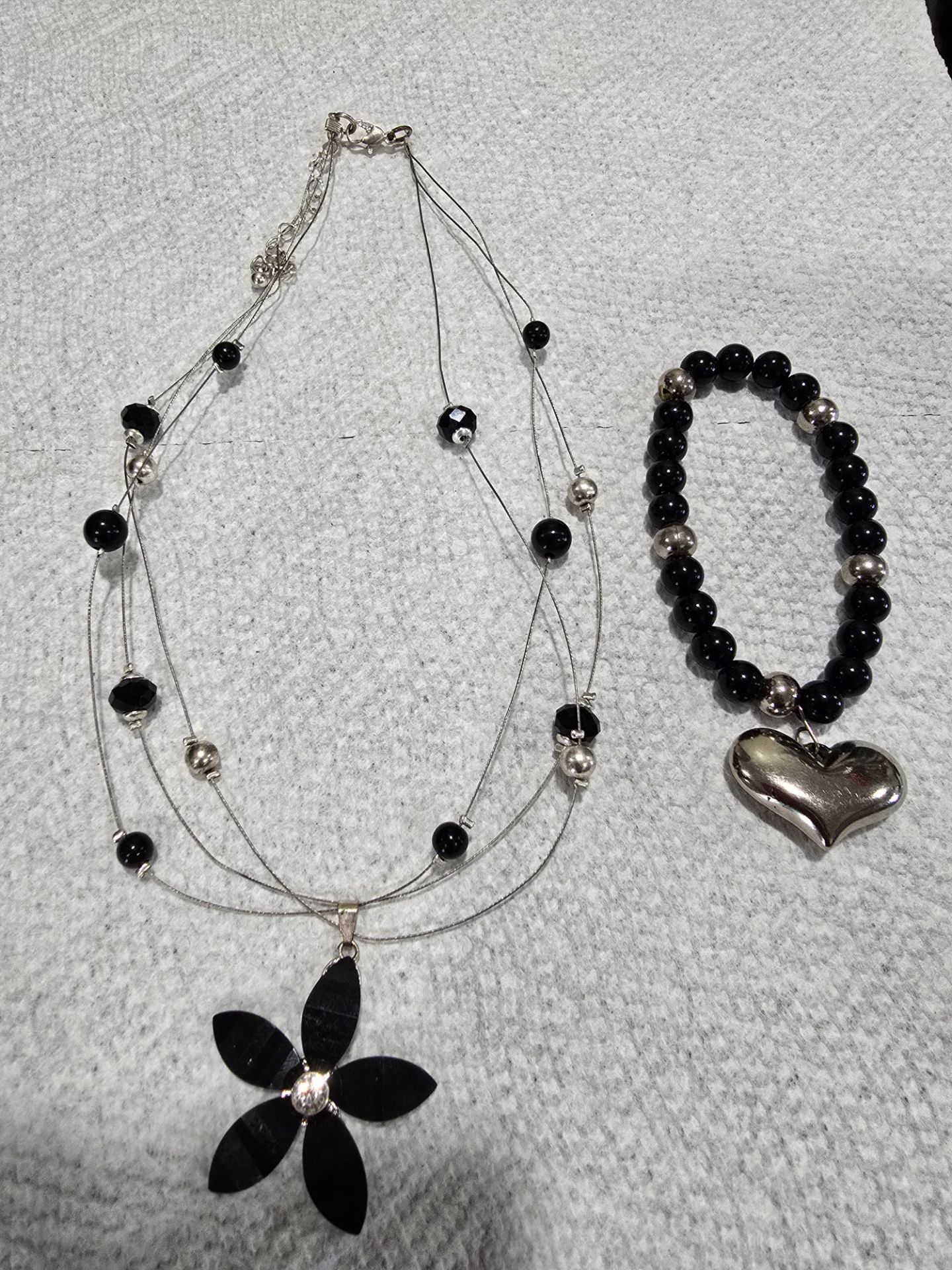 Necklace and bracelet set