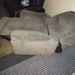 Electric Recliner (2 Total)