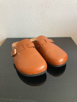 Jomo sandals/slides