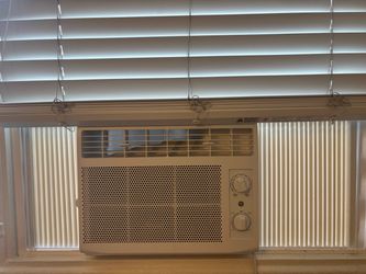 AC window unit