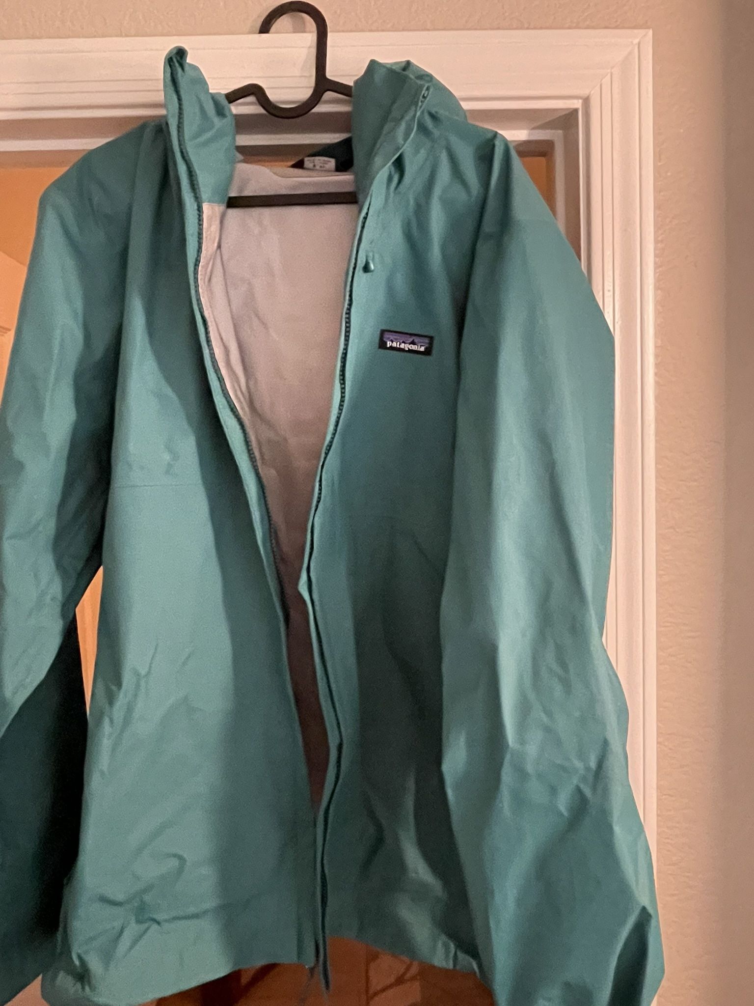 Patagonia Men’s XL Rain jacket