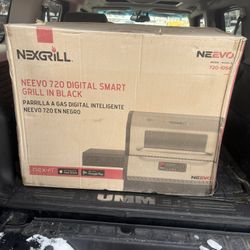 Nexgrill Nevoo 720 Smart Grill
