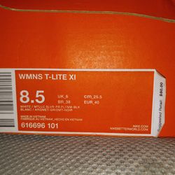 Women Nike  Size 8.5 Used One's 