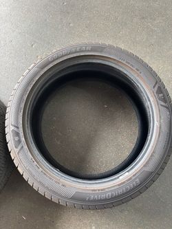 Goodyear ElectricDrive 2 Tire 235/50R20 102V