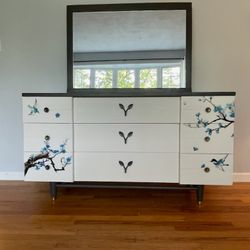 Dresser With Mirror
