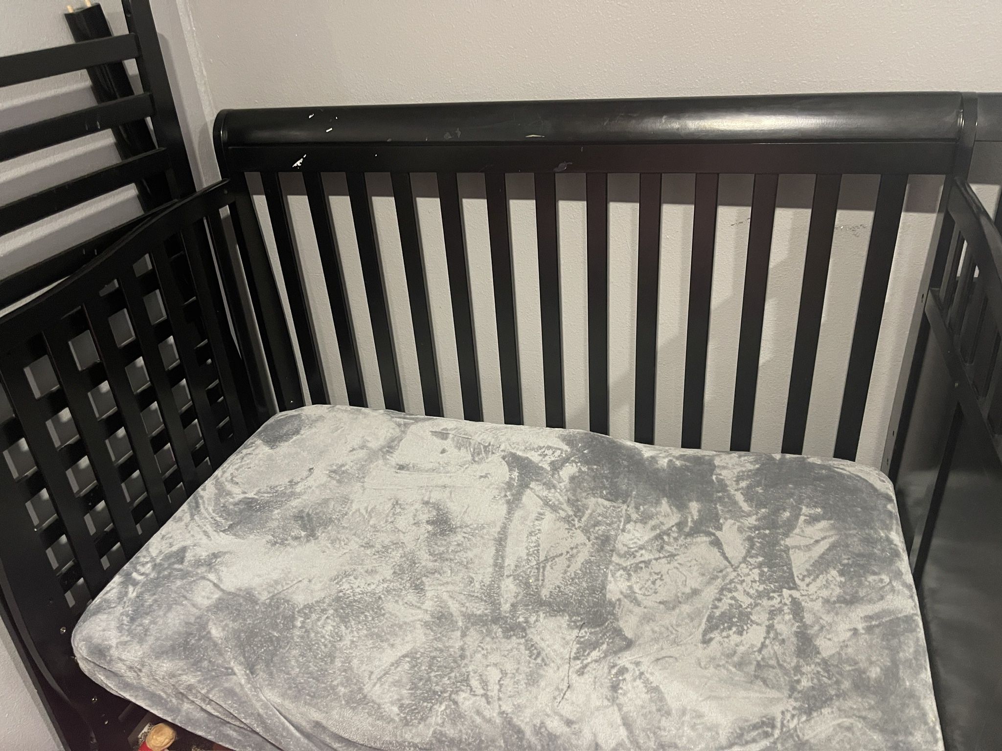 Crib With Changing Table & Mattress