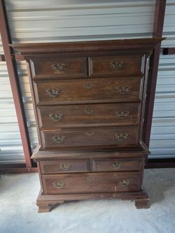 Wooden dresser - Pennsylvania house