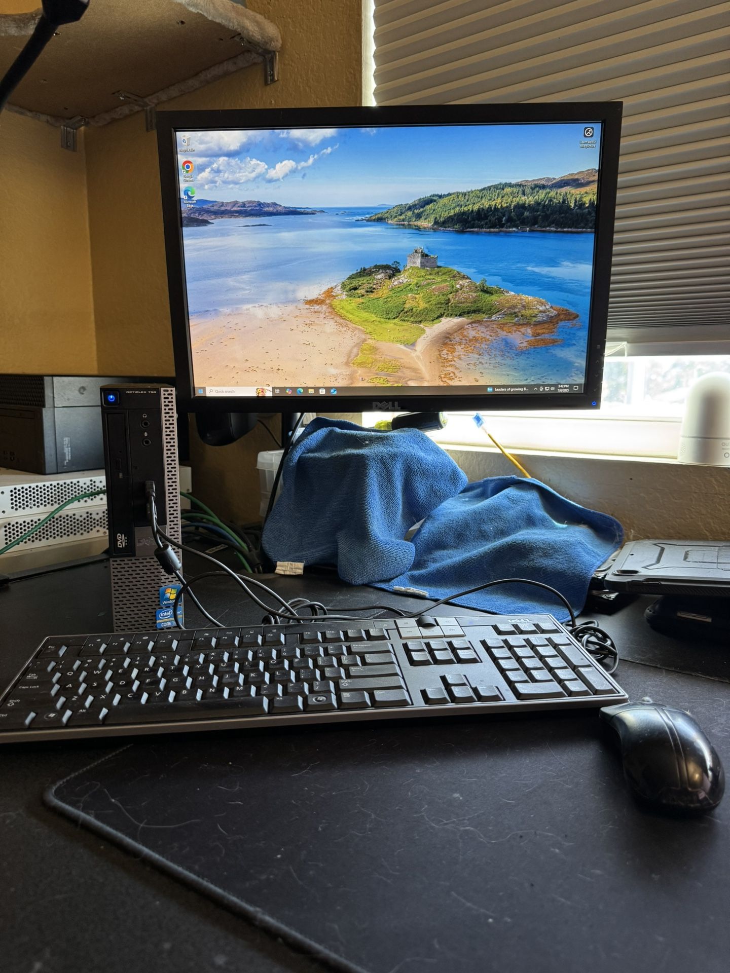 Dell Computer, Complete with Monitor KBD & Mouse