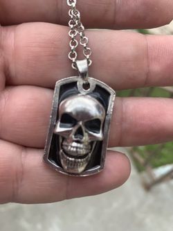 Sterling silver skull 💀 necklace
