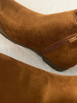 Girls Boots Size:5.  $5 each or both for $8