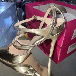 Gold Dress Pumps 