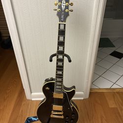 Epiphone Les Paul Custom Electric Guitar Ebony And Amp