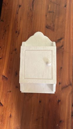 Small wall cabinet