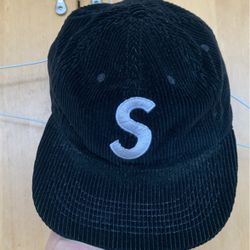 Supreme S hat