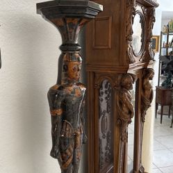 FABULOUS PHARAOH 43” MAITLAND SMITH TESSELLATED MARBLE OR STONE SHELL EGYPTIAN PEDESTAL STAND TABLE. KING TUT SPHINX  NEFERTITI STYLE.