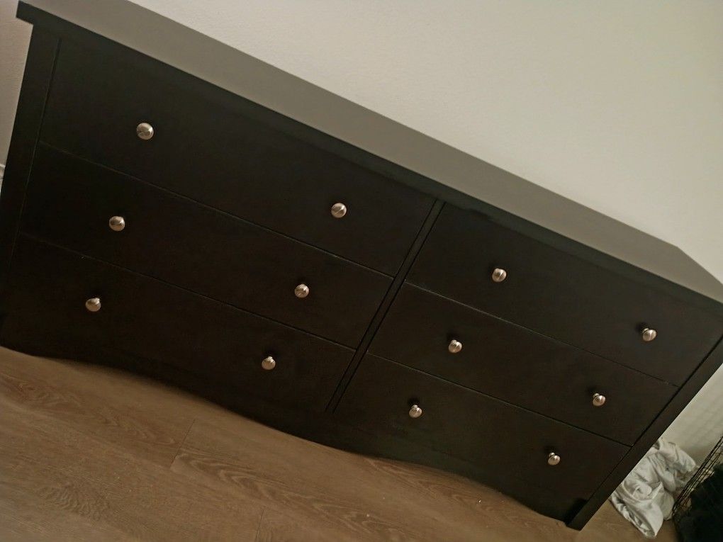 Six drawer Dresser