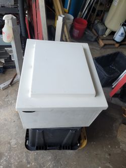 Battery BOX , Fiberglass 20 3/4 L X  17 1/4 W X 12 H