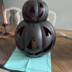Black Metal Large And Small Pumpkins 